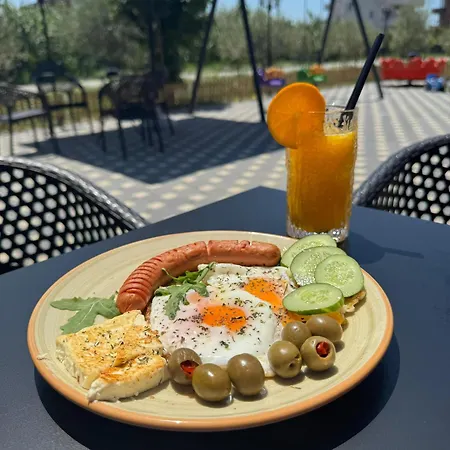 Mondi فيلة دراس